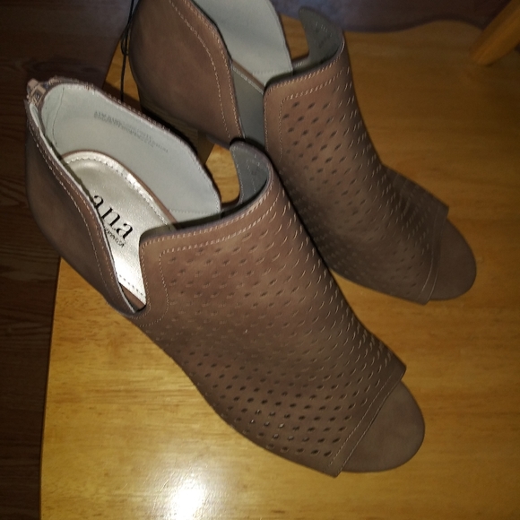ANA Tasha womans Brown Sandles - Picture 1 of 5